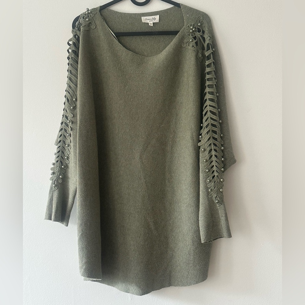 Siren Lily Green Crew Neck Sweater with Braided Sleeves